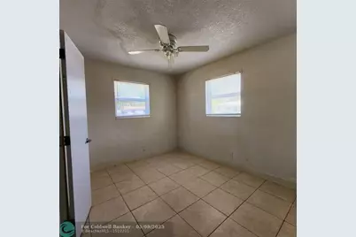 1041 NW 23rd Ter, Fort Lauderdale, FL 33311 - Photo 15