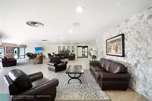 8880 Sunrise Lakes Blvd, Sunrise, FL 33322 - Photo 25