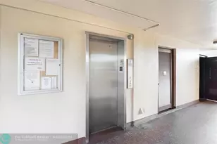 8880 Sunrise Lakes Blvd, Sunrise, FL 33322 - Photo 23