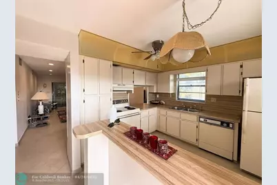 6095 N Sabal Palm Blvd, Unit #212, Tamarac, FL 33319 - Photo 7