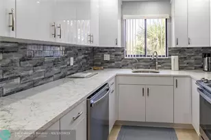 7448 Ashmont Cir, Tamarac, FL 33321 - Photo 9