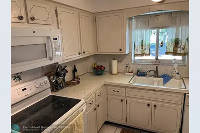 412 S Luna Ct, Unit #2, Hollywood, FL 33021 - Photo 15