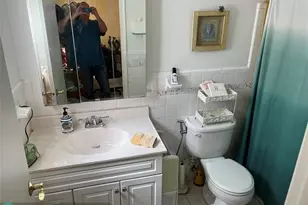 412 S Luna Ct, Hollywood, FL 33021 - Photo 11