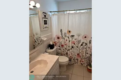 412 S Luna Ct, Unit #2, Hollywood, FL 33021 - Photo 13