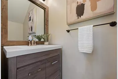 1744 NE 9th St, Fort Lauderdale, FL 33304 - Photo 13