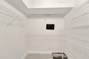 1000 St Charles Pl, Pembroke Pines, FL 33026 - Photo 13