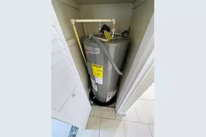 981 NW 16th Ave, Fort Lauderdale, FL 33311 - Photo 17