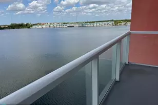 1301 NE Miami Gardens Dr, Miami, FL 33179 - Photo 9