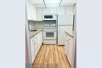 16  Newport Crescent A, Unit #16A, Deerfield Beach, FL 33442 - Photo 3