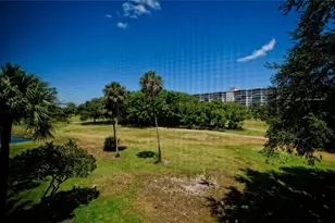 545 Oaks Ln, Pompano Beach, FL 33069 - Photo 15