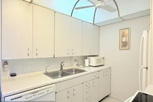 2158 Cambridge G, Deerfield Beach, FL 33442 - Photo 9