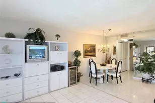 2158 Cambridge G, Deerfield Beach, FL 33442 - Photo 3