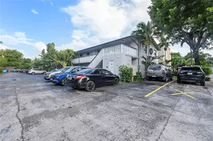 2741 NE 8th Ave, Wilton Manors, FL 33334 - Photo 11