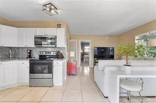 2741 NE 8th Ave, Wilton Manors, FL 33334 - Photo 3