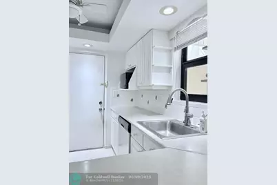 2306 S Cypress Bend Dr, Unit #319, Pompano Beach, FL 33069 - Photo 15