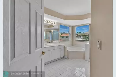 16727  Sapphire Isle, Weston, FL 33331 - Photo 35