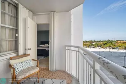 18021  Biscayne Blvd, Unit #504, North Miami Beach, FL 33160 - Photo 21