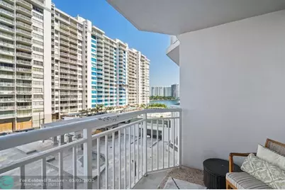 18021  Biscayne Blvd, Unit #504, North Miami Beach, FL 33160 - Photo 19