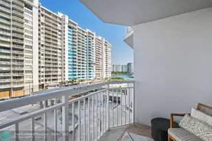 18021 Biscayne Blvd, North Miami Beach, FL 33160 - Photo 19