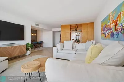 18021  Biscayne Blvd, Unit #504, North Miami Beach, FL 33160 - Photo 3