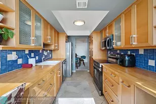 18021 Biscayne Blvd, North Miami Beach, FL 33160 - Photo 7