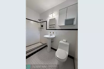 341 SE 8th St, Pompano Beach, FL 33060 - Photo 19