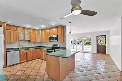 341 SE 8th St, Pompano Beach, FL 33060 - Photo 7