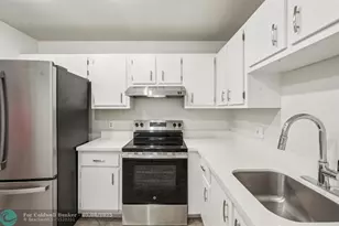 1091 Manor Dr, Palm Springs, FL 33461 - Photo 7