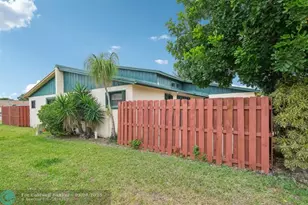 1091 Manor Dr, Palm Springs, FL 33461 - Photo 23