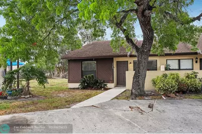 3789  Mil Pond Ct, Greenacres, FL 33463 - Photo 3