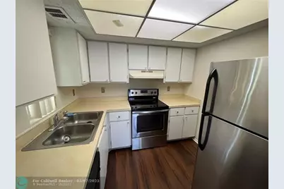 1536 SE Royal Green Circle, Unit #G204, Port Saint Lucie, FL 34952 - Photo 11