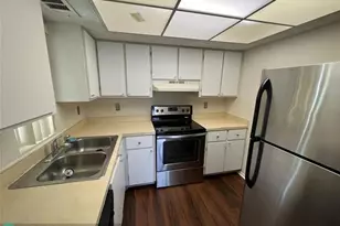 1536 SE Royal Green Cir, Port Saint Lucie, FL 34952 - Photo 11