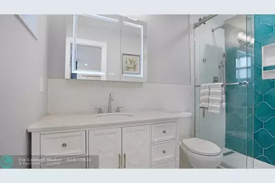 1736 NW 39th St, Oakland Park, FL 33309 - Photo 25