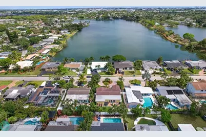 1736 NW 39th St, Oakland Park, FL 33309 - Photo 53