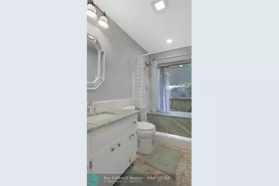 1736 NW 39th St, Oakland Park, FL 33309 - Photo 29
