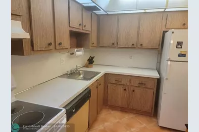 8120 SW 24th St, Unit #212, North Lauderdale, FL 33068 - Photo 9