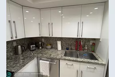 301  174th St, Unit #2210, Sunny Isles Beach, FL 33160 - Photo 13