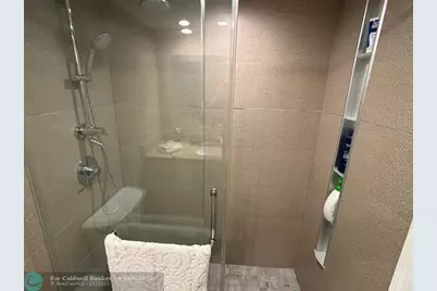 301  174th St, Unit #2210, Sunny Isles Beach, FL 33160 - Photo 29