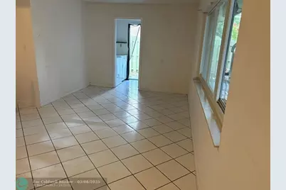 7659 NW 74th Ave, Tamarac, FL 33321 - Photo 9
