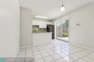 1660 Forest Lakes Cir, West Palm Beach, FL 33406 - Photo 11