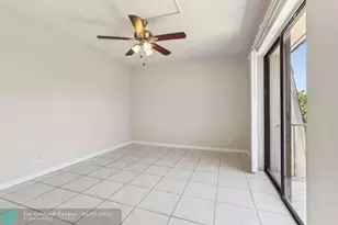 1660 Forest Lakes Cir, West Palm Beach, FL 33406 - Photo 25