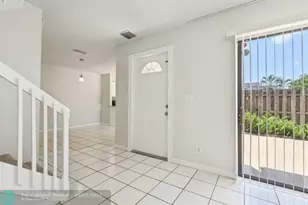 1660 Forest Lakes Cir, West Palm Beach, FL 33406 - Photo 5