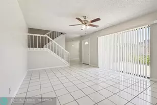 1660 Forest Lakes Cir, West Palm Beach, FL 33406 - Photo 3