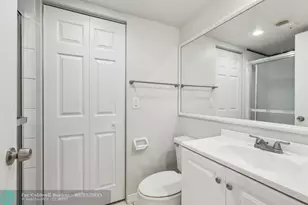 1660 Forest Lakes Cir, West Palm Beach, FL 33406 - Photo 17