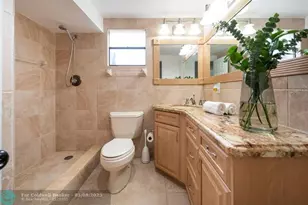 1749 SE 9th St, Fort Lauderdale, FL 33316 - Photo 5