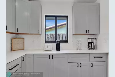 1561 SE 24th Ter, Pompano Beach, FL 33062 - Photo 11