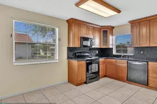 8957 NW 23rd St, Coral Springs, FL 33065 - Photo 25