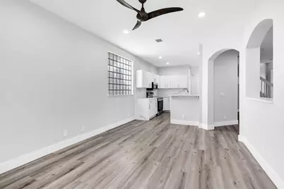 10657 NW 1st St, Plantation, FL 33324 - Photo 9