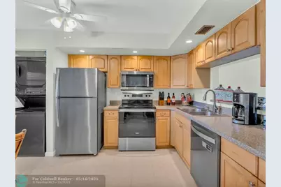 1101  Colony Point Cir, Unit #422, Pembroke Pines, FL 33026 - Photo 11