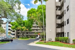 1101 Colony Point Cir, Pembroke Pines, FL 33026 - Photo 5